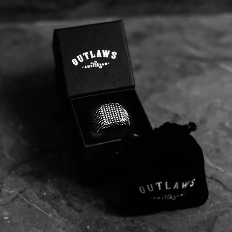 BUDS. - Image 4