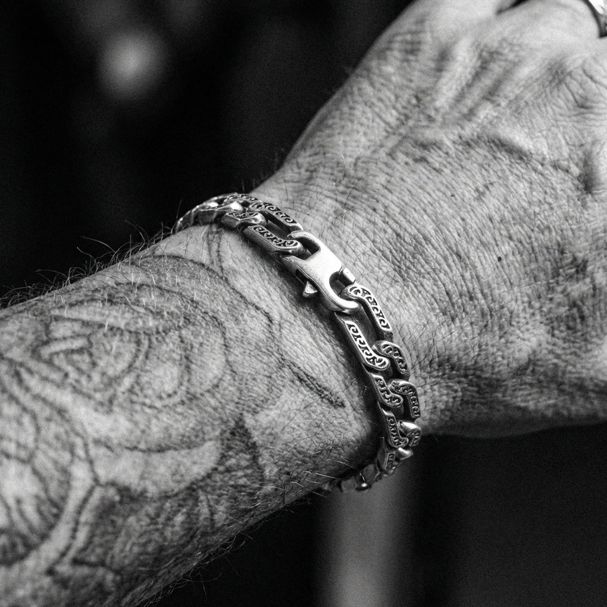 FORGED BOND. - Image 2