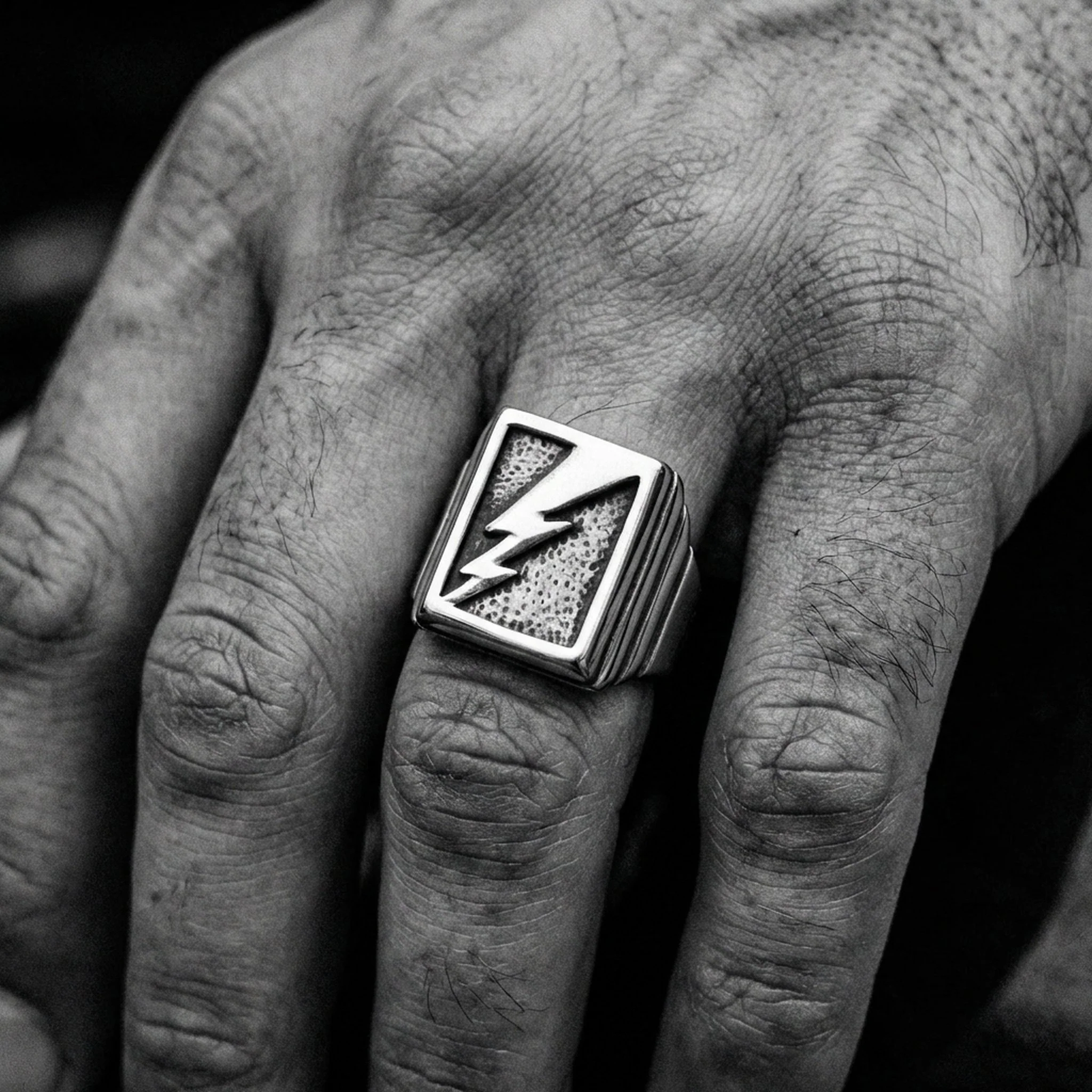 LIGHTNING. - Image 4