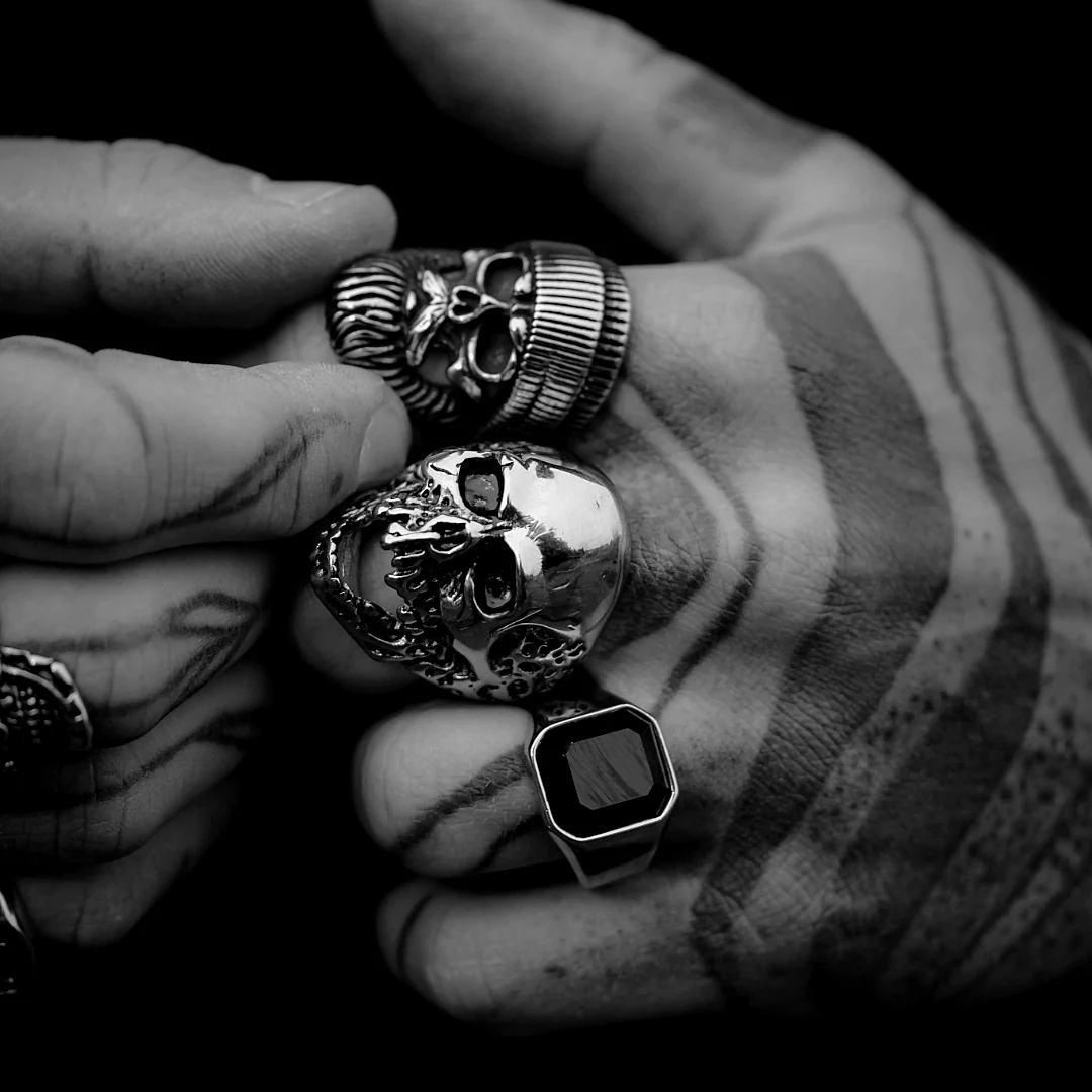 OLD BIKER. - Image 5