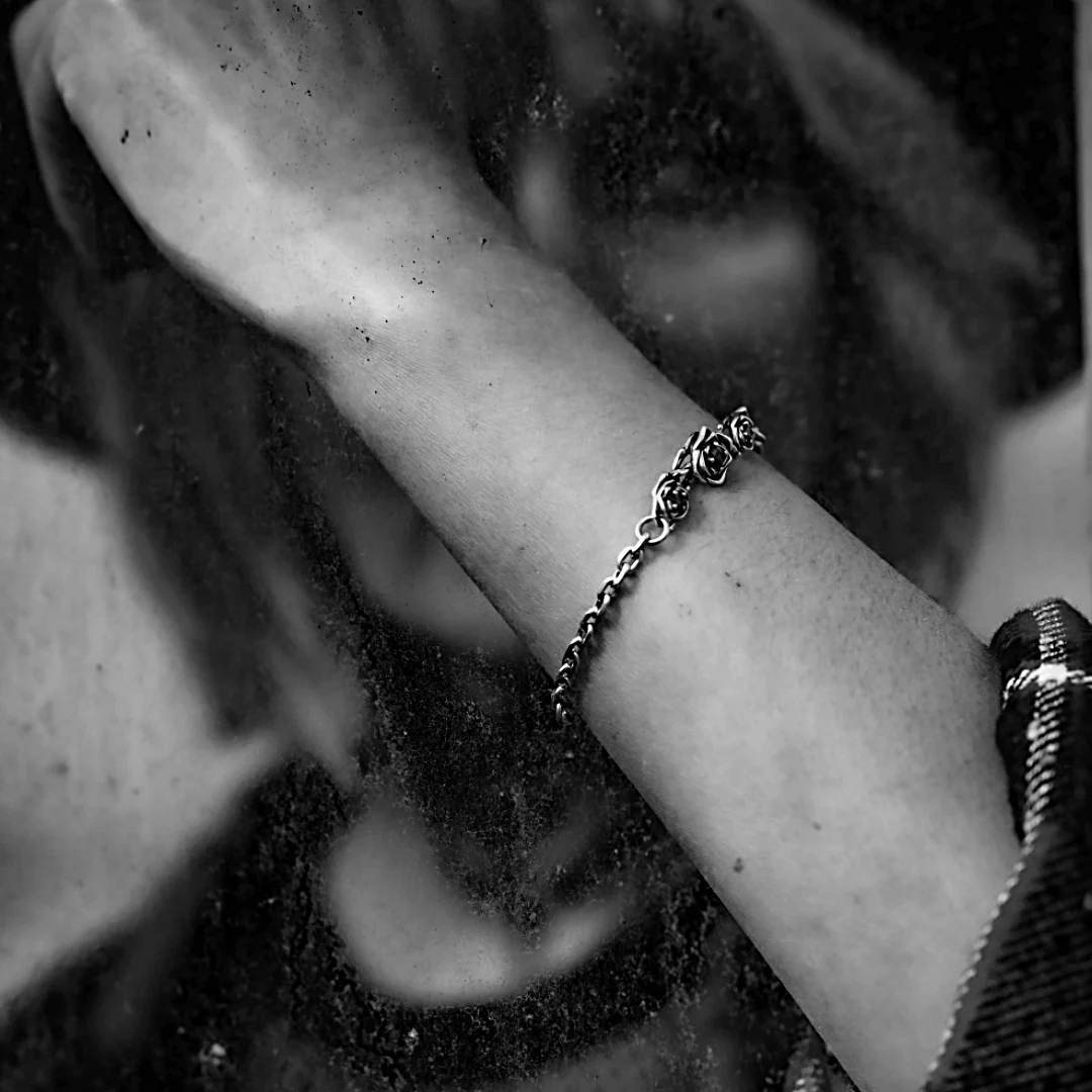 RED ROSES. - 925 STERLING SILVER - Image 6