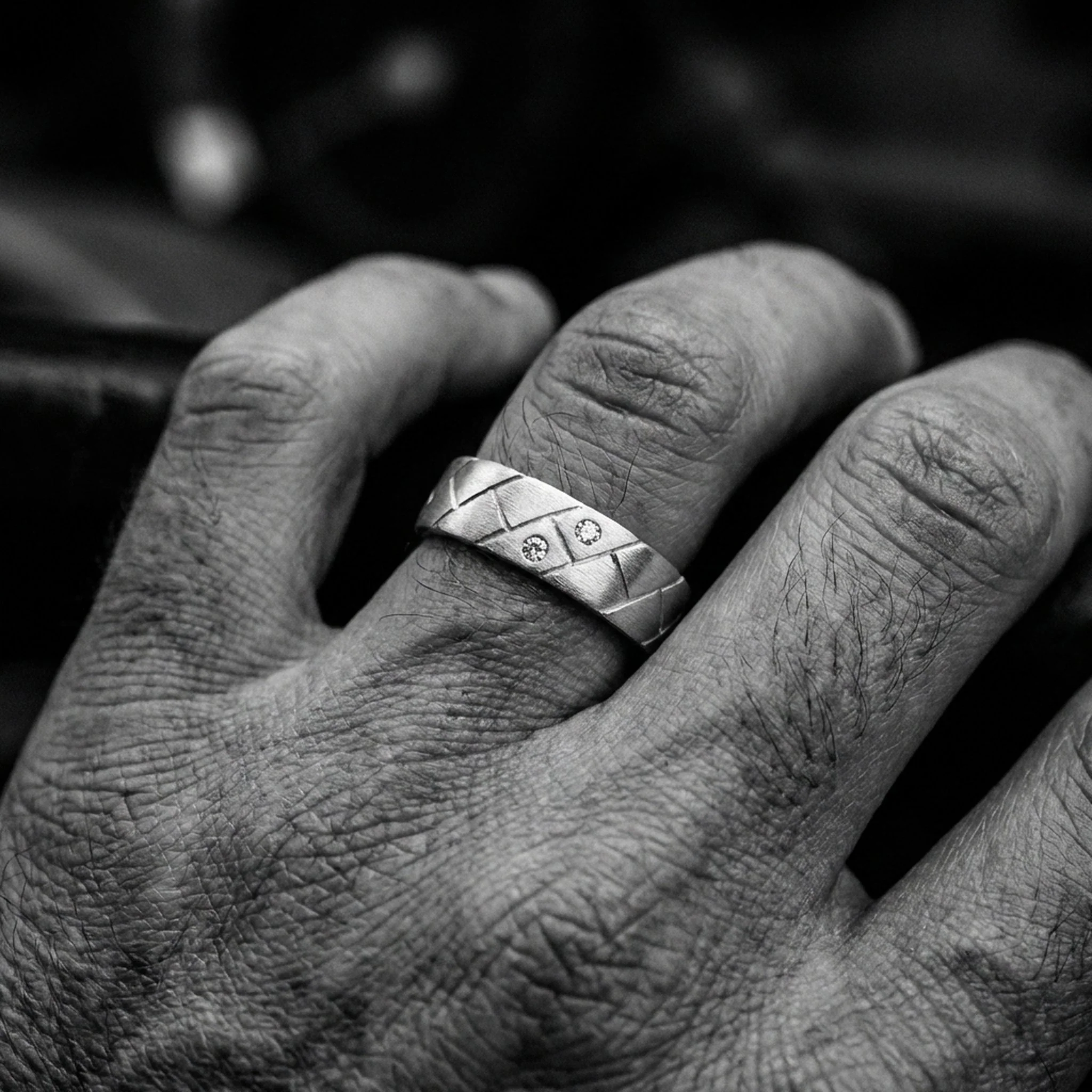 THE EXPLORER RING. - 925 STERLING SILVER - Image 2