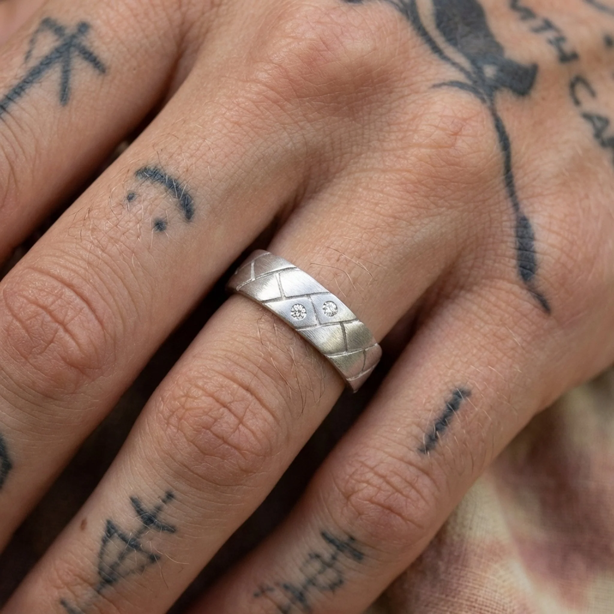 THE EXPLORER RING. - 925 STERLING SILVER - Image 4