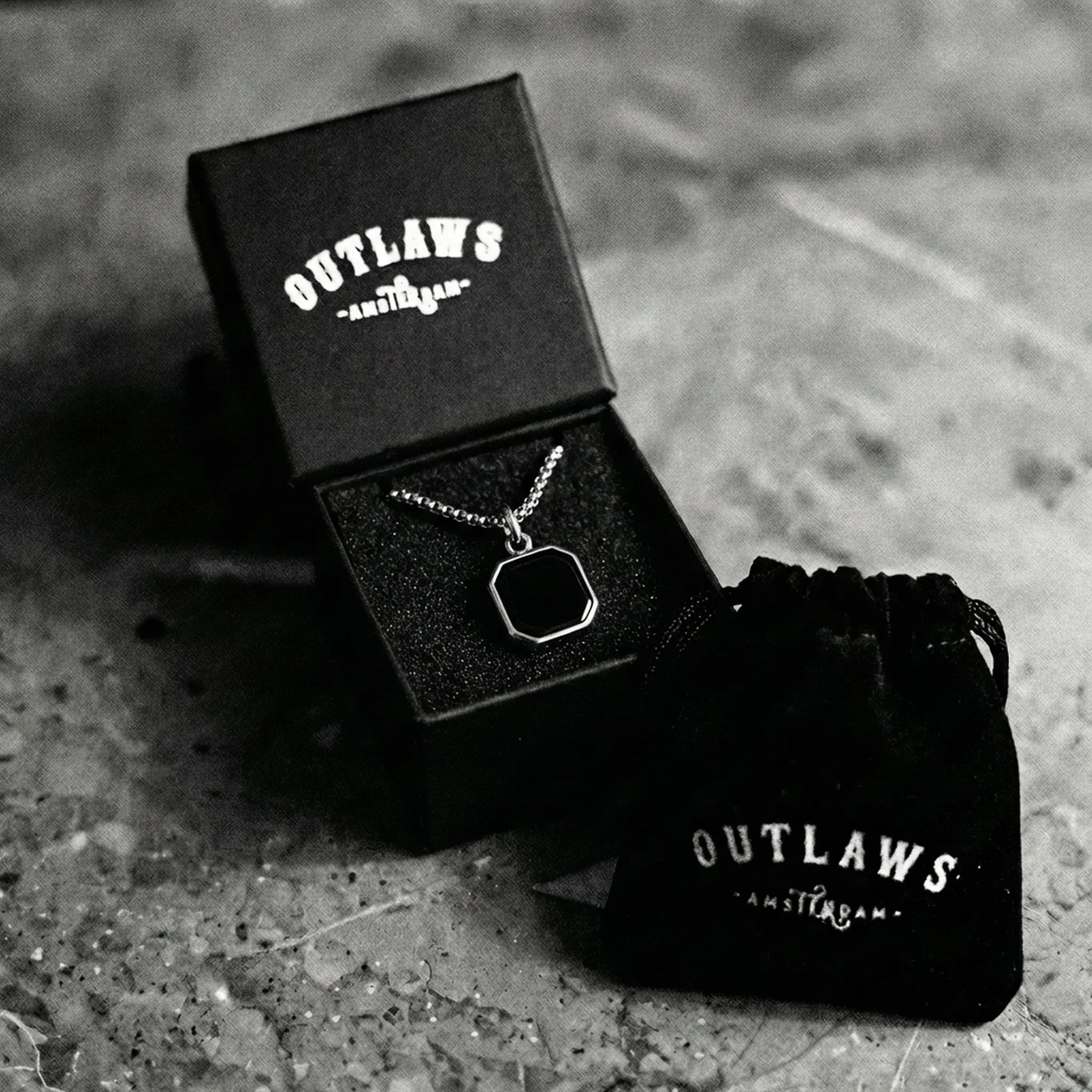 THE ONYX BADGE. - Image 4